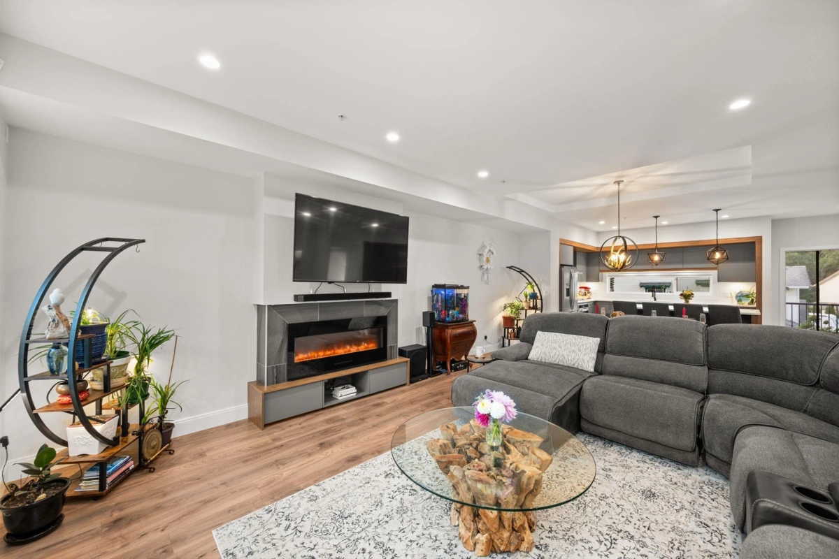 Pantry Photo of 22 33209 Cherry Avenue, Mission, BC