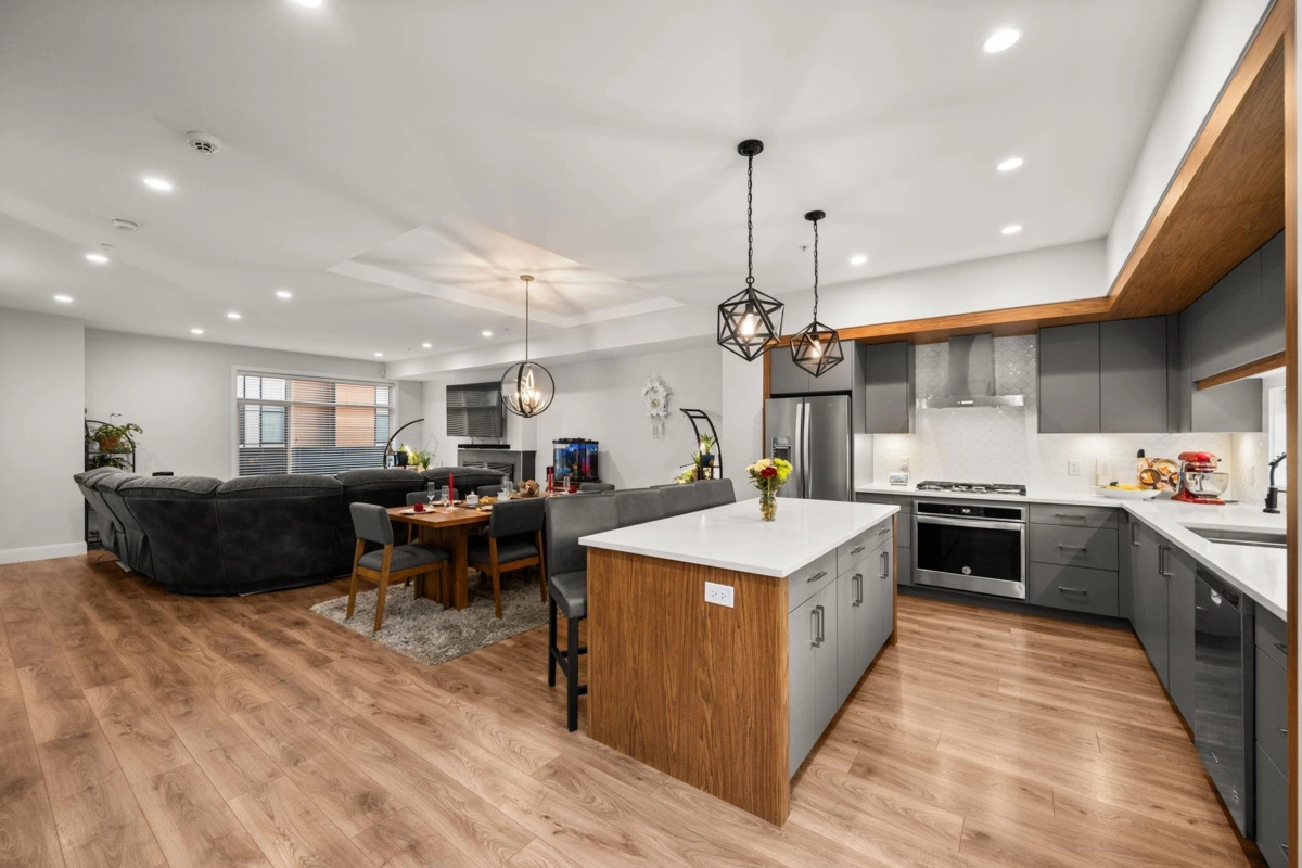 Walk-In Closet Photo of 22 33209 Cherry Avenue, Mission, BC