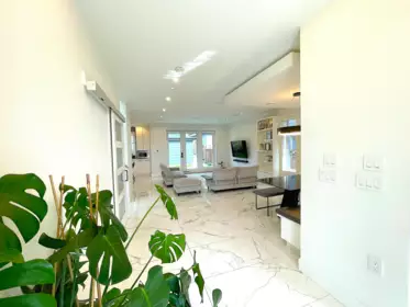 1633 SE Marine Drive, Vancouver, BC
