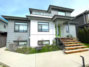 1633 SE Marine Drive, Vancouver, BC