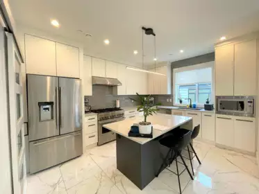 Kitchen Island Photo of 1633 SE Marine Drive, Vancouver, BC