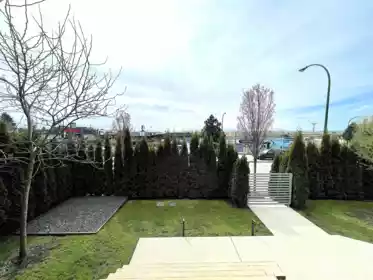 1633 SE Marine Drive, Vancouver, BC