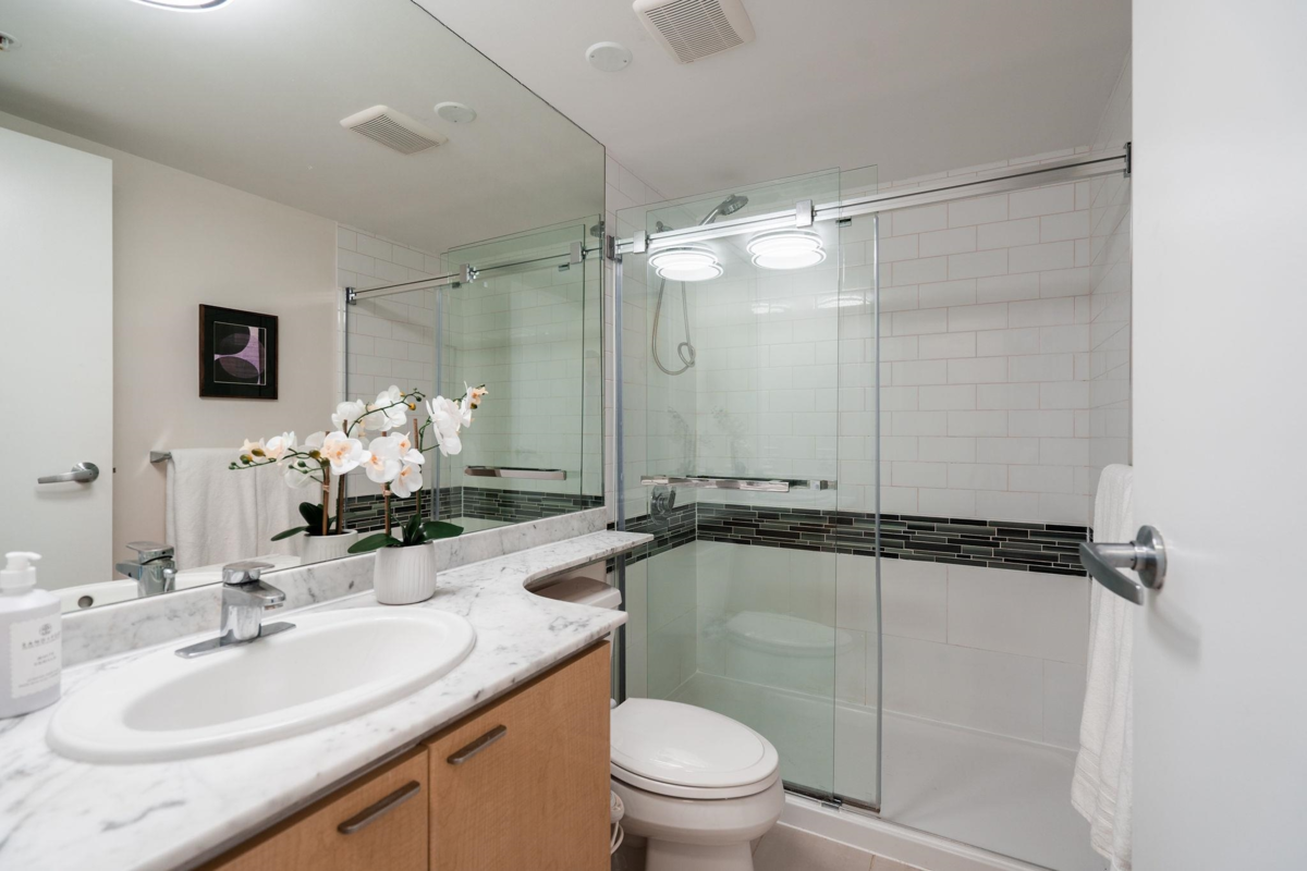 Backyard Photo of 2806 1288 W Georgia Street, Vancouver, BC