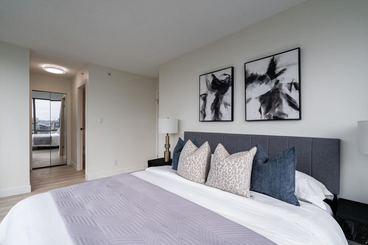Entry Foyer Photo of 2806 1288 W Georgia Street, Vancouver, BC