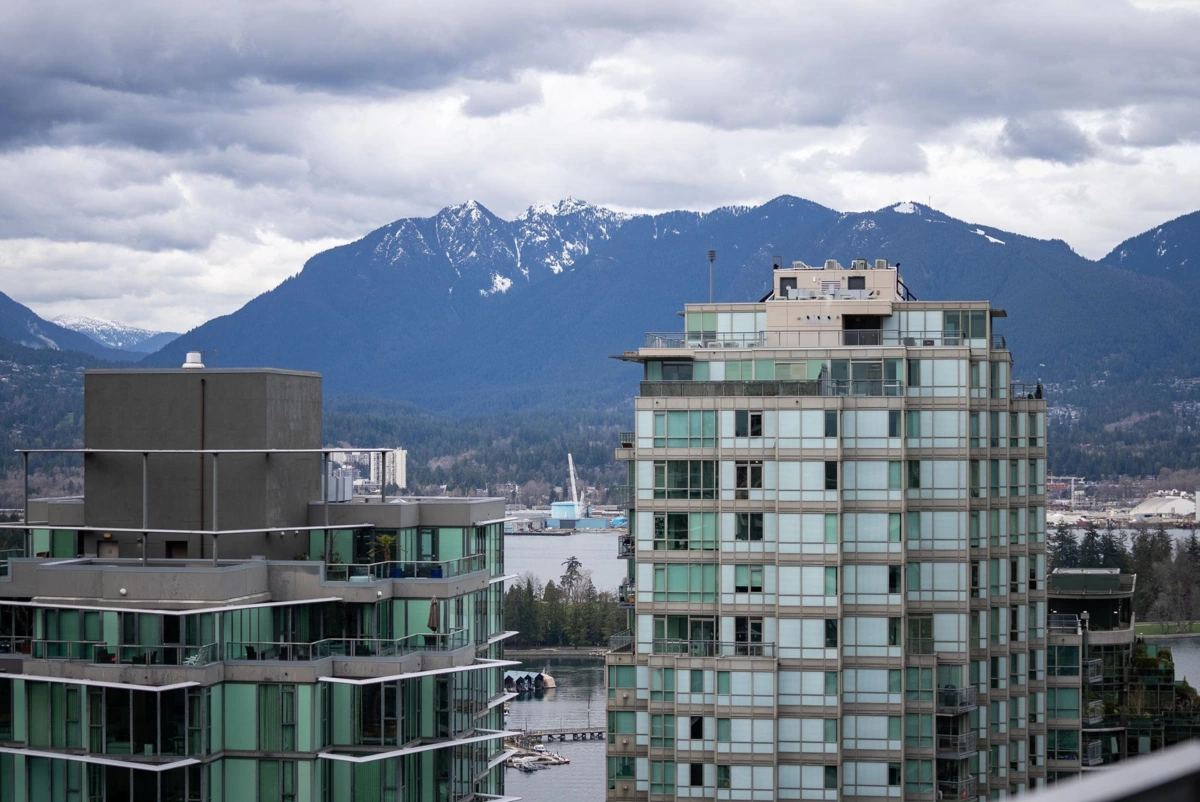Laundry Room Photo of 2806 1288 W Georgia Street, Vancouver, BC