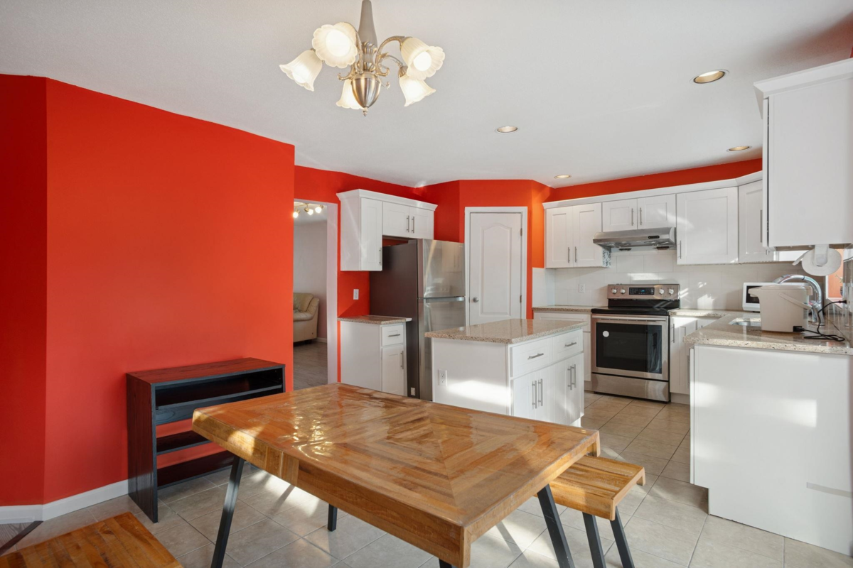 Walk-In Closet Photo of 22326 Wilson Avenue, Richmond, BC