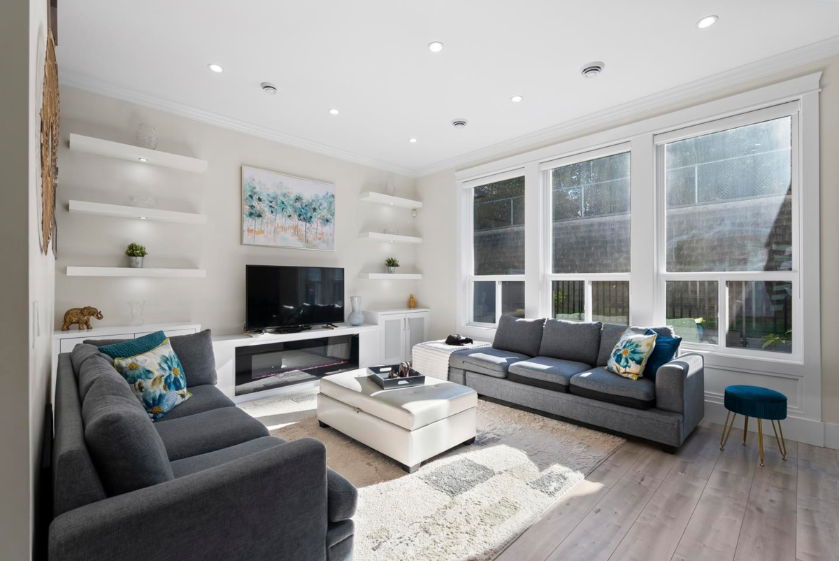 Breakfast Nook Photo of 14938 63 Avenue, Surrey, BC