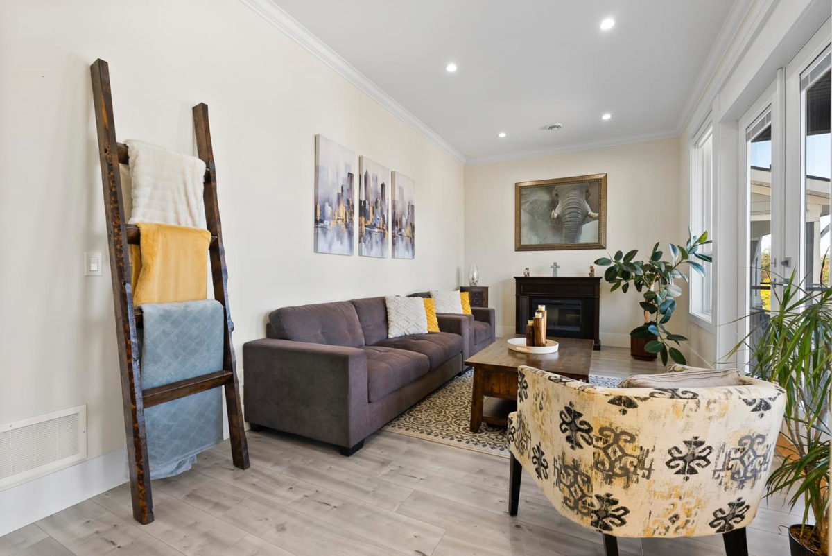 Kitchen Photo of 14938 63 Avenue, Surrey, BC