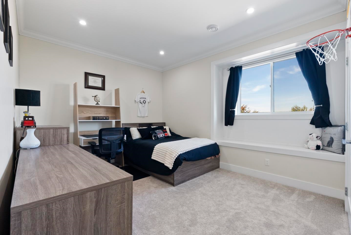 Staircase Photo of 14938 63 Avenue, Surrey, BC