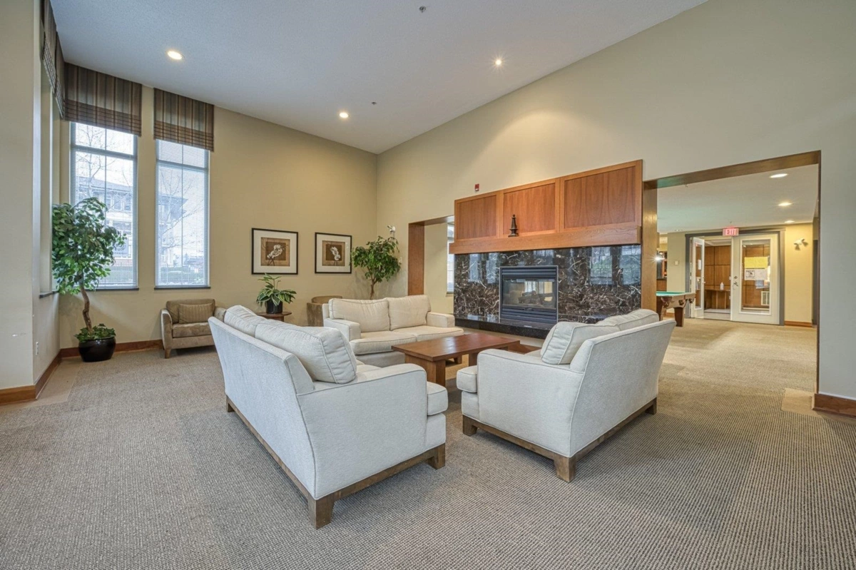 Entry Foyer Photo of 1427 5133 Garden City Road, Richmond, BC