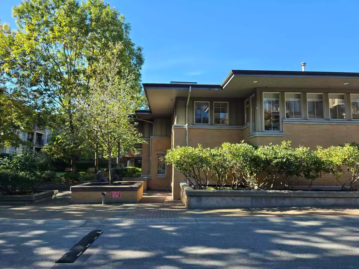 Laundry Room Photo of 1427 5133 Garden City Road, Richmond, BC
