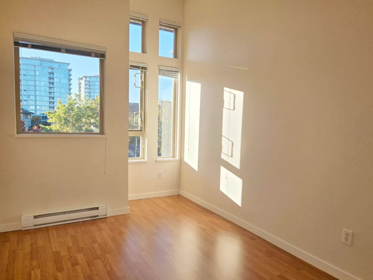Primary Bathroom Photo of 1427 5133 Garden City Road, Richmond, BC