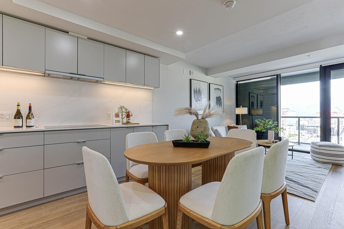 Kitchen Photo of 903 239 Keefer Street, Vancouver, BC