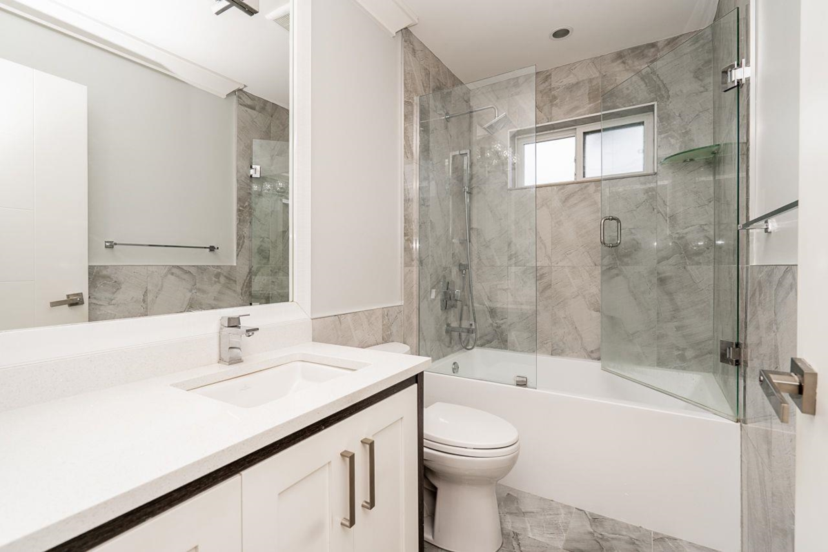 Hallway Photo of 9249 119a Street, Delta, BC