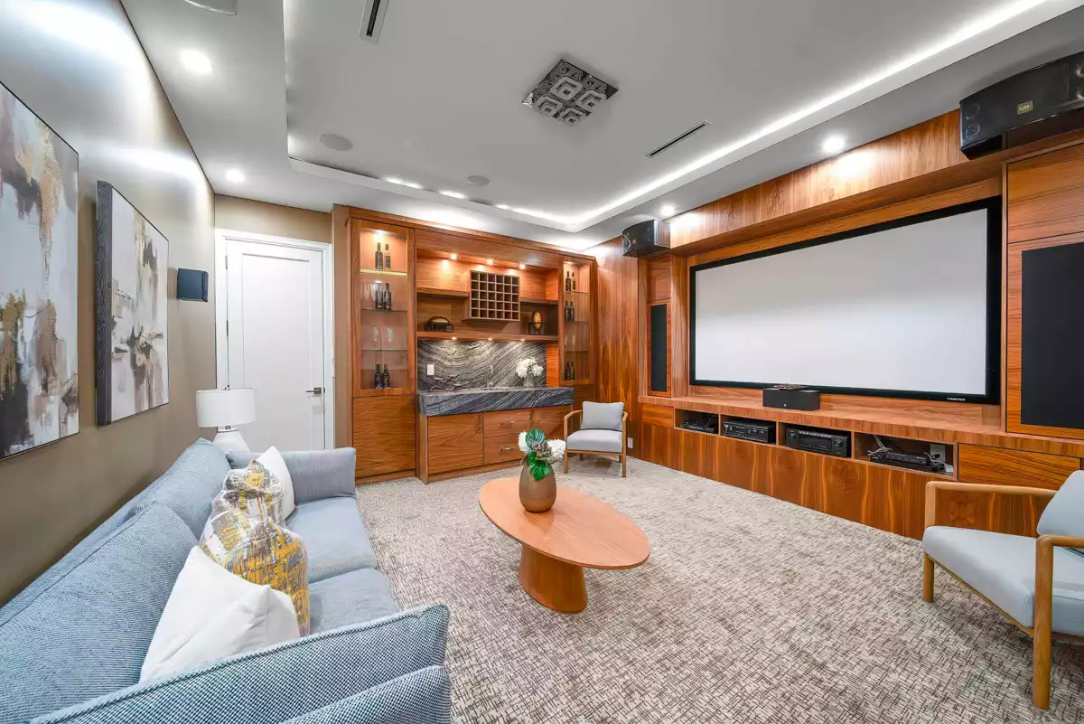 Hallway Photo of 8160 Railway Avenue, Richmond, BC