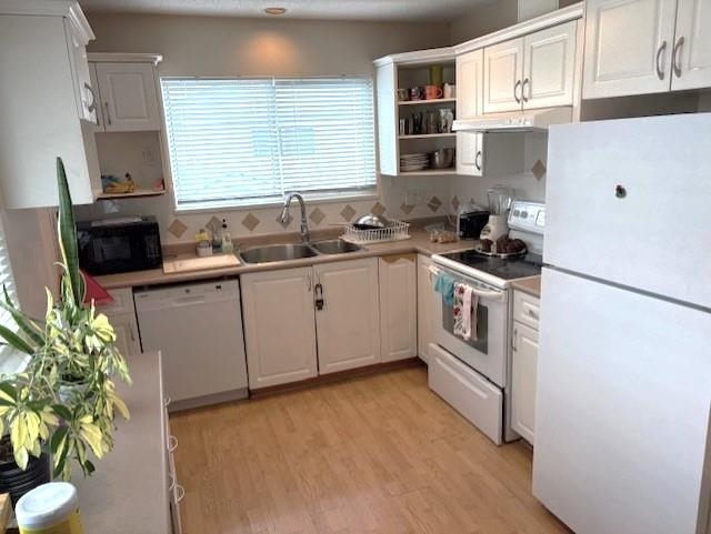 Kitchen Island Photo of 6811 Riverdale Drive, Richmond, BC