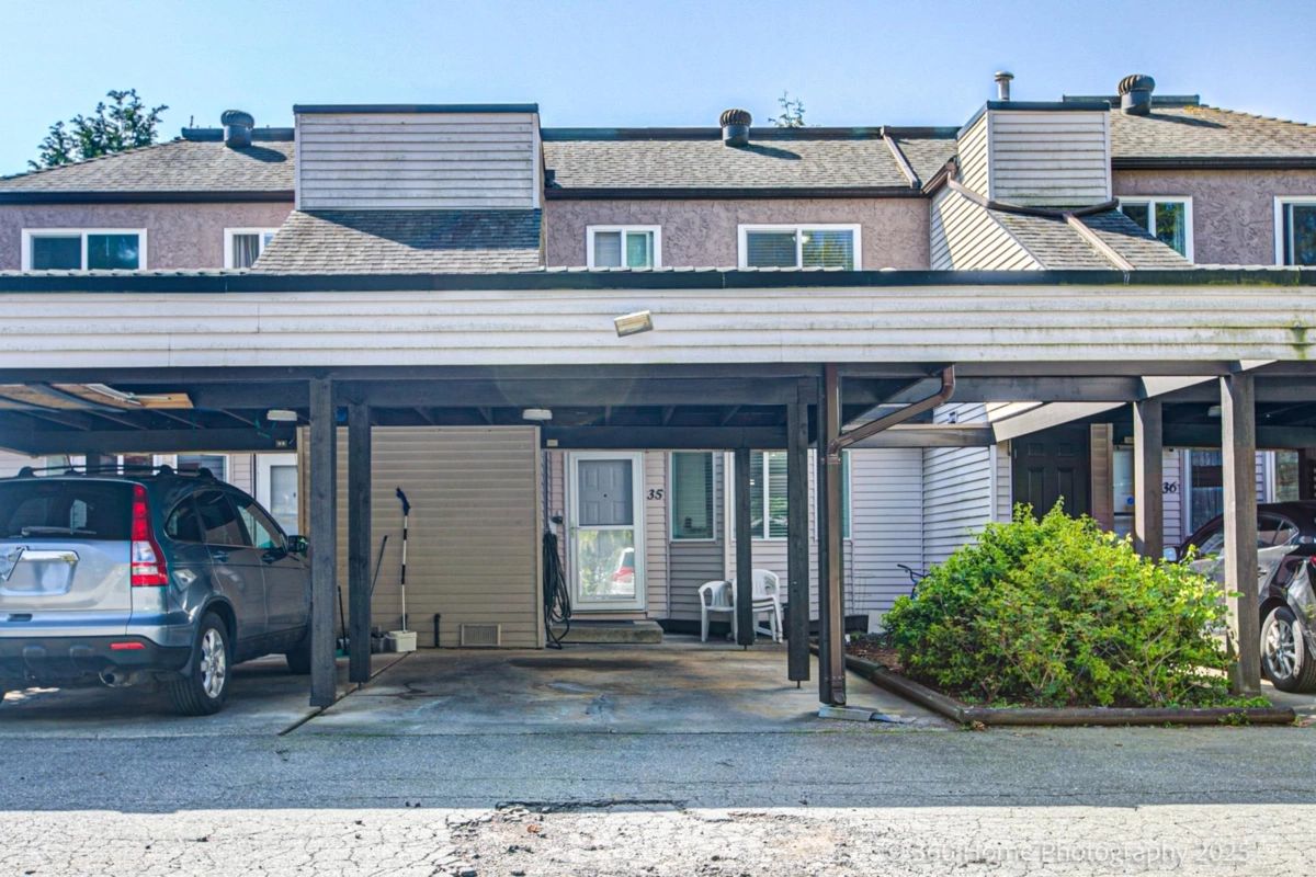 Entry Foyer Photo of 35 7533 140 Street, Surrey, BC