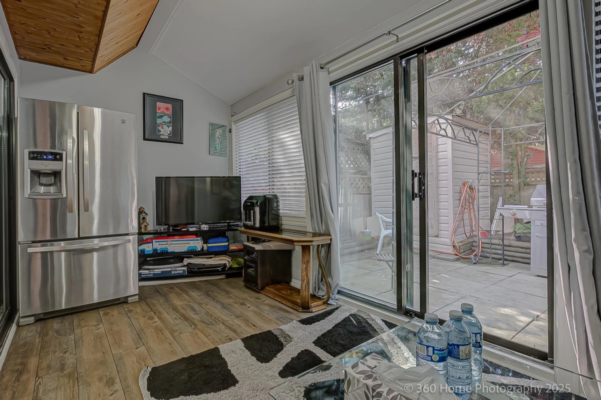 Kitchen Island Photo of 35 7533 140 Street, Surrey, BC