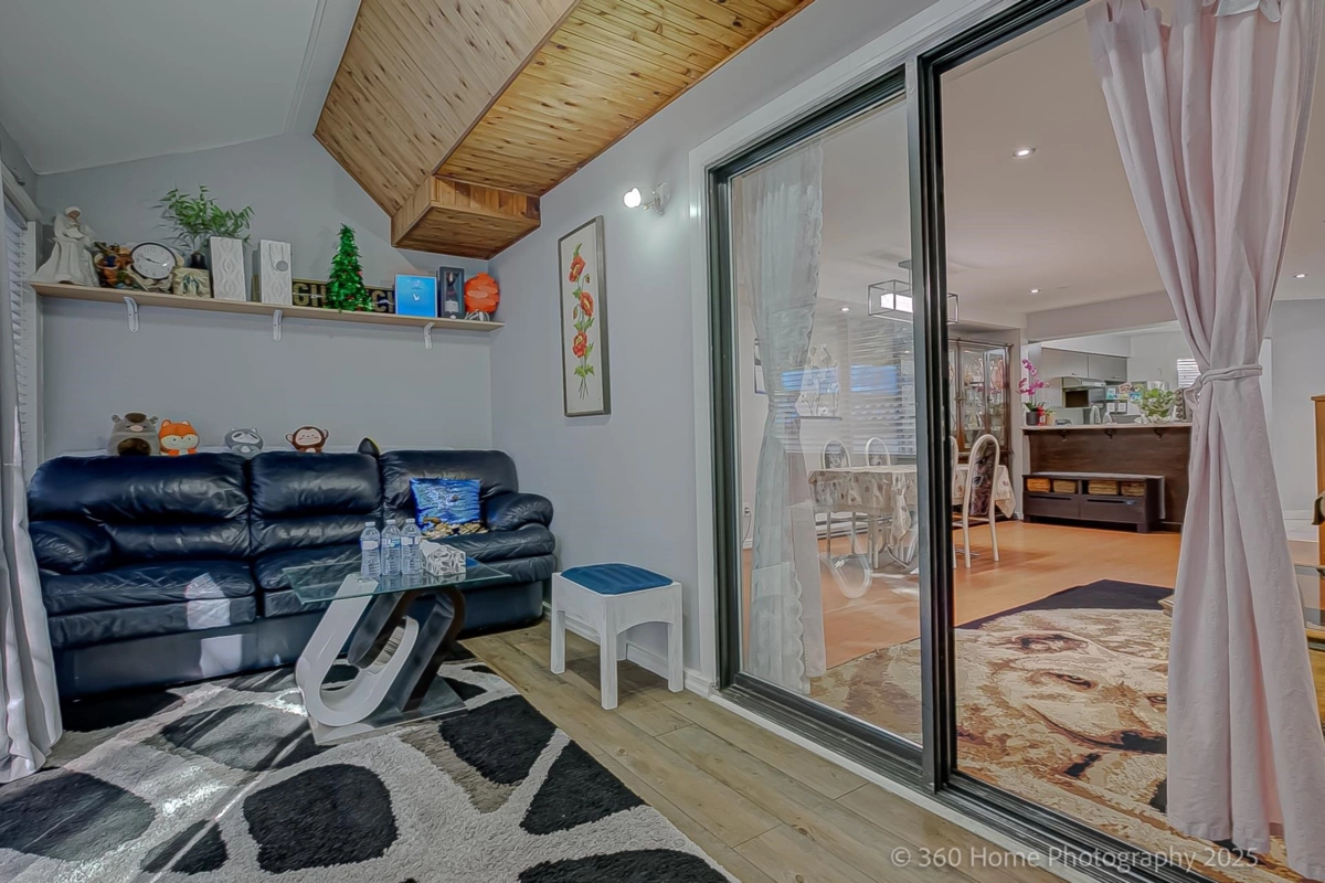 Kitchen Photo of 35 7533 140 Street, Surrey, BC