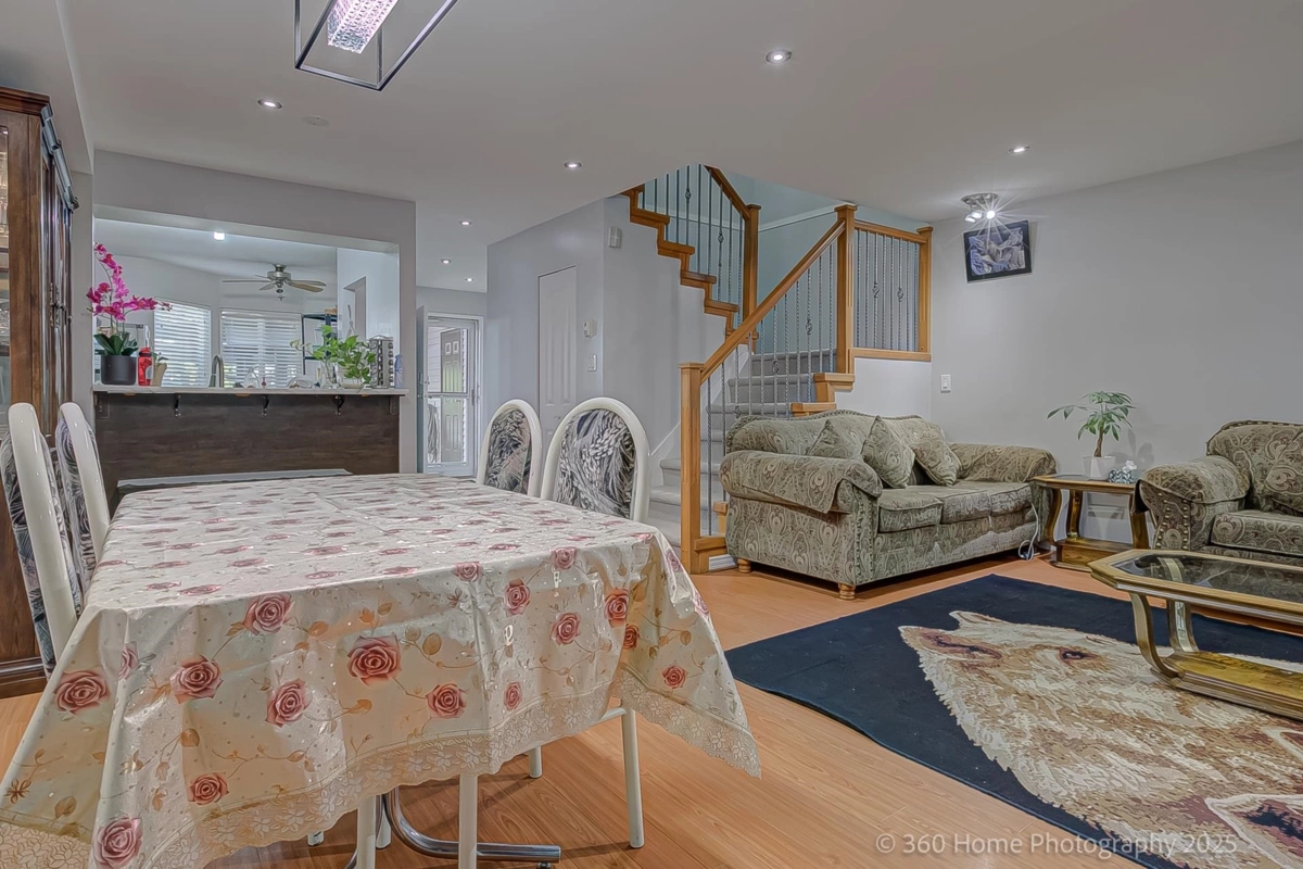 Living Room Photo of 35 7533 140 Street, Surrey, BC