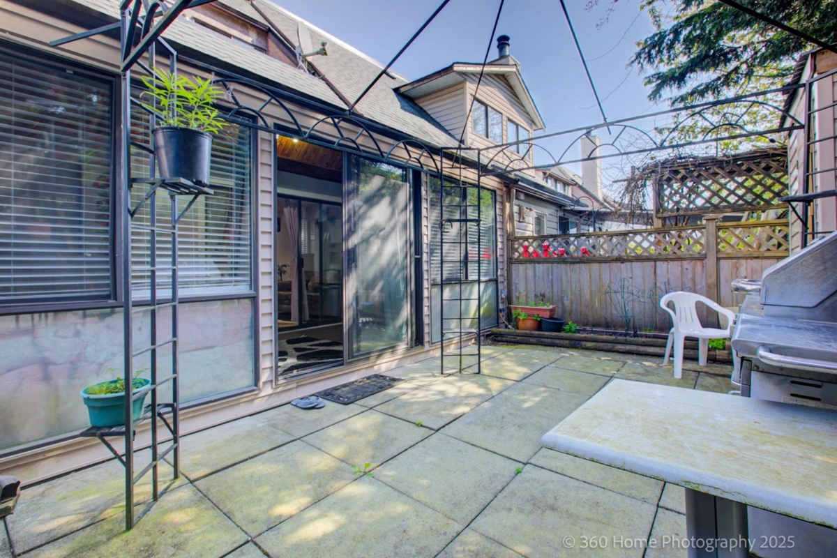 Mudroom Photo of 35 7533 140 Street, Surrey, BC