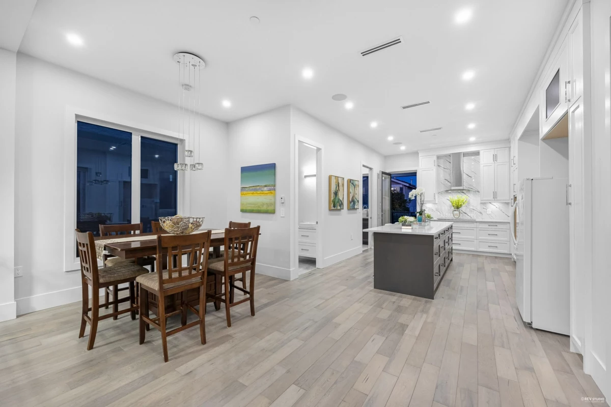 Breakfast Nook Photo of 838 Stevens Street, White Rock, BC