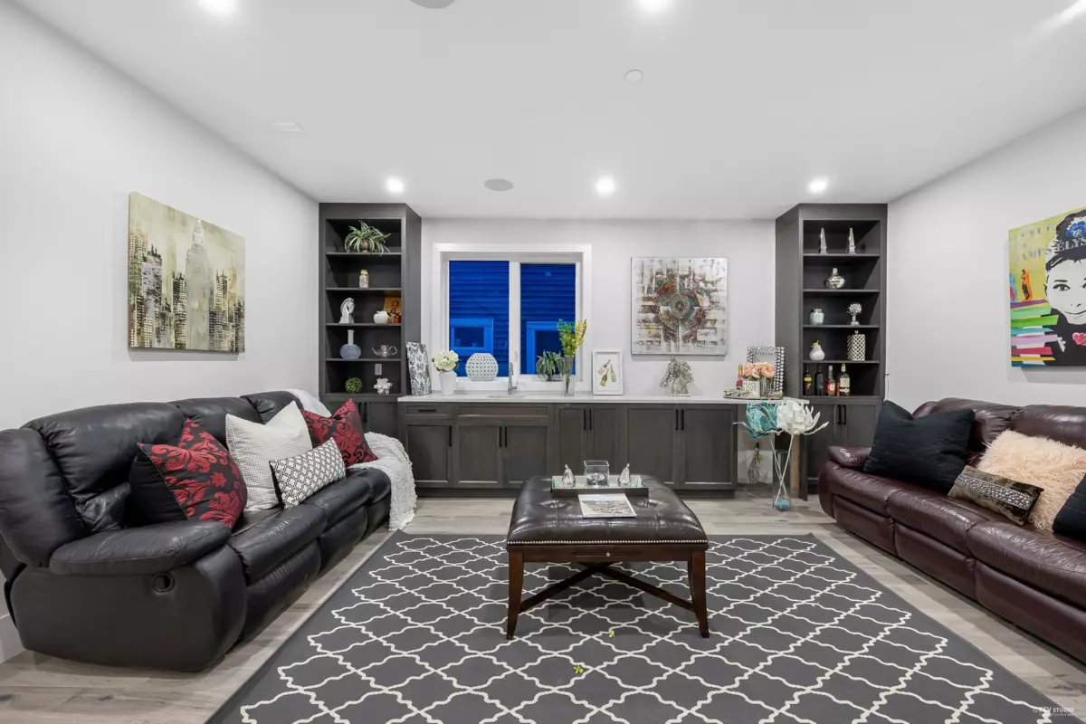 Garage Interior Photo of 838 Stevens Street, White Rock, BC