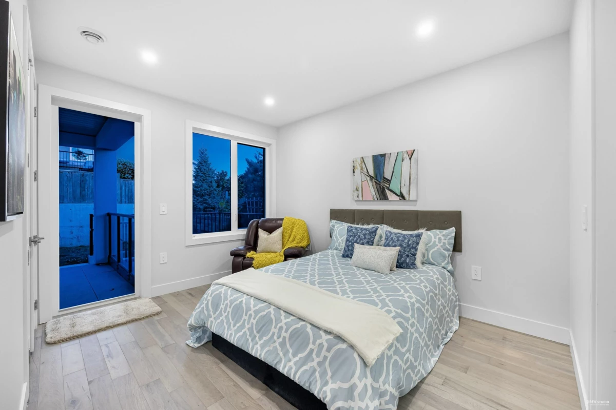 Garden / Landscaping Photo of 838 Stevens Street, White Rock, BC