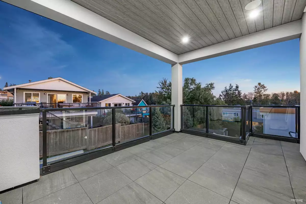 Guest Bathroom Photo of 838 Stevens Street, White Rock, BC
