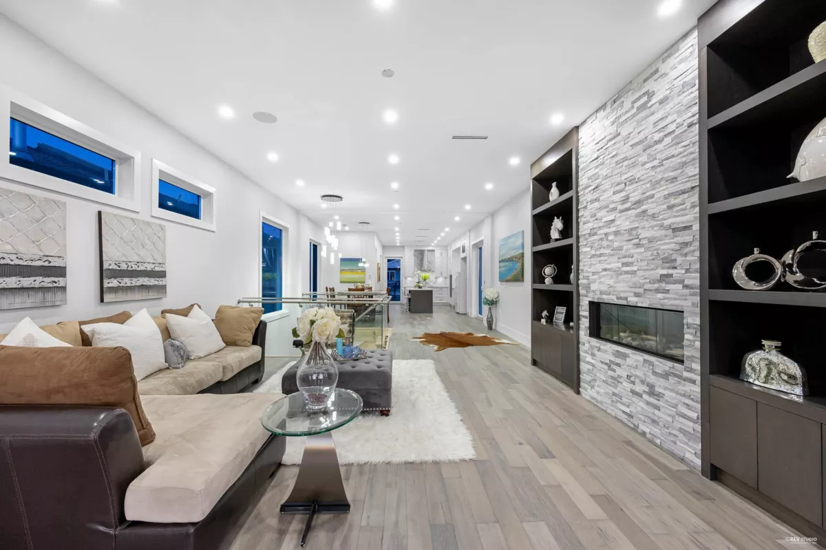 Kitchen Photo of 838 Stevens Street, White Rock, BC