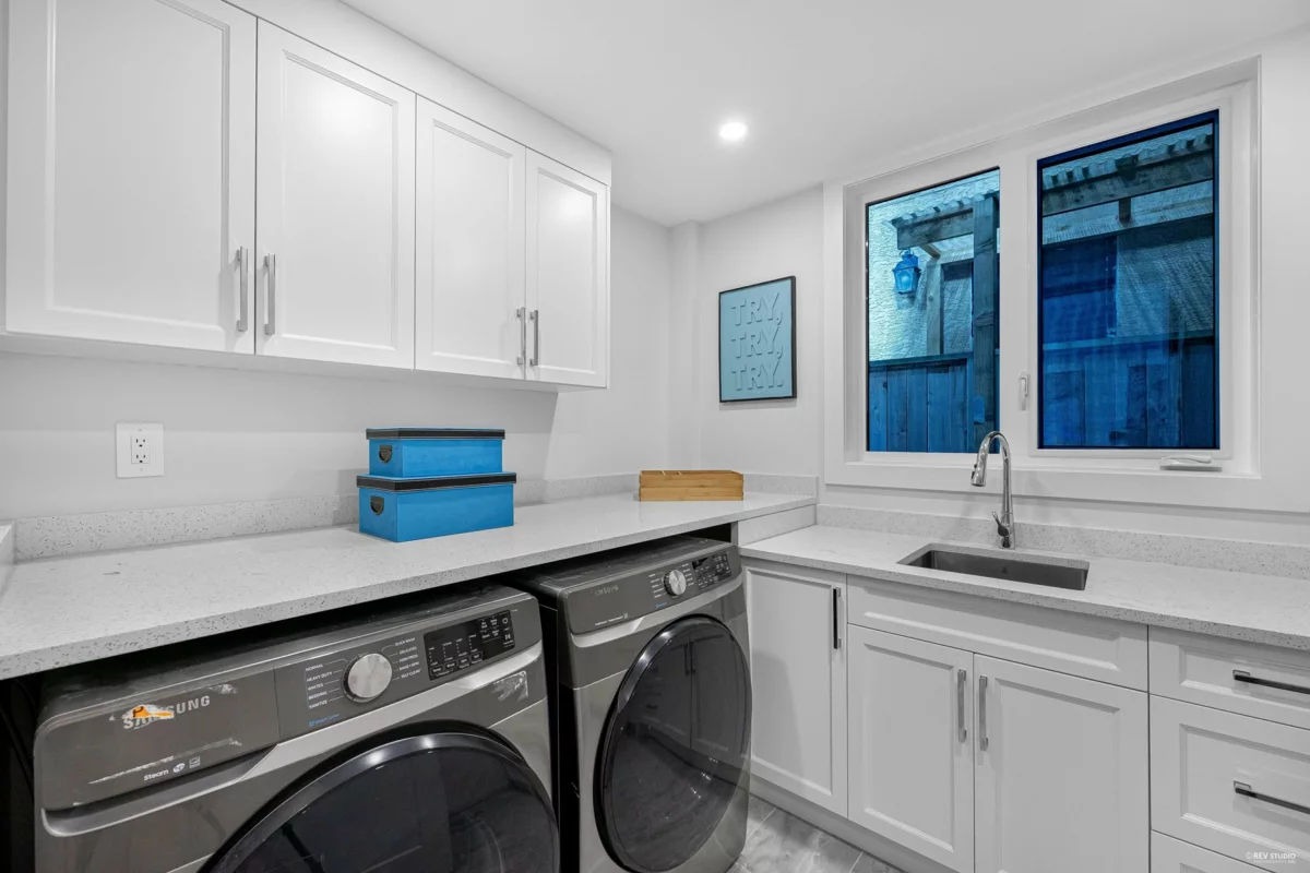 Outdoor Deck Photo of 838 Stevens Street, White Rock, BC