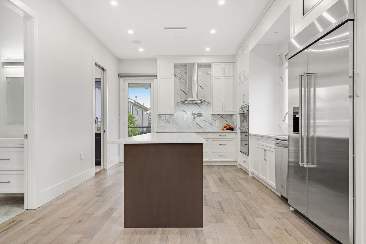 Primary Bedroom Photo of 838 Stevens Street, White Rock, BC