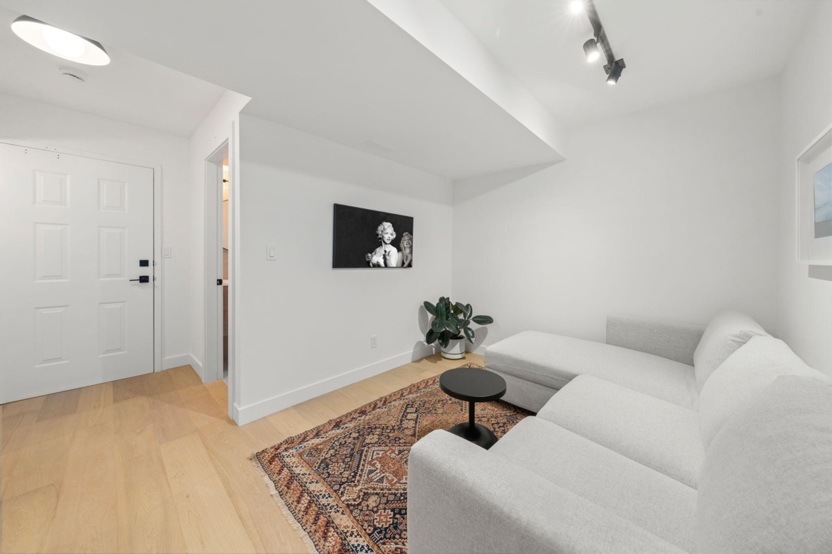 Aerial View of 18 901 W 17th Street, North Vancouver, BC