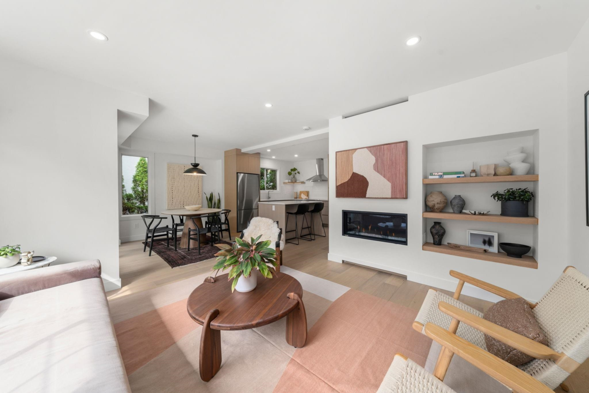 Breakfast Nook Photo of 18 901 W 17th Street, North Vancouver, BC