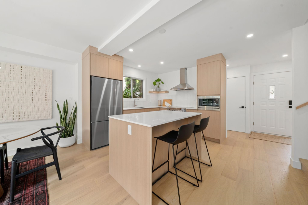 Garden / Landscaping Photo of 18 901 W 17th Street, North Vancouver, BC