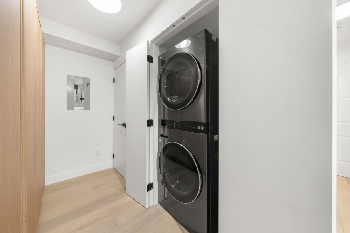 Neighborhood Park Photo Near 18 901 W 17th Street, North Vancouver, BC