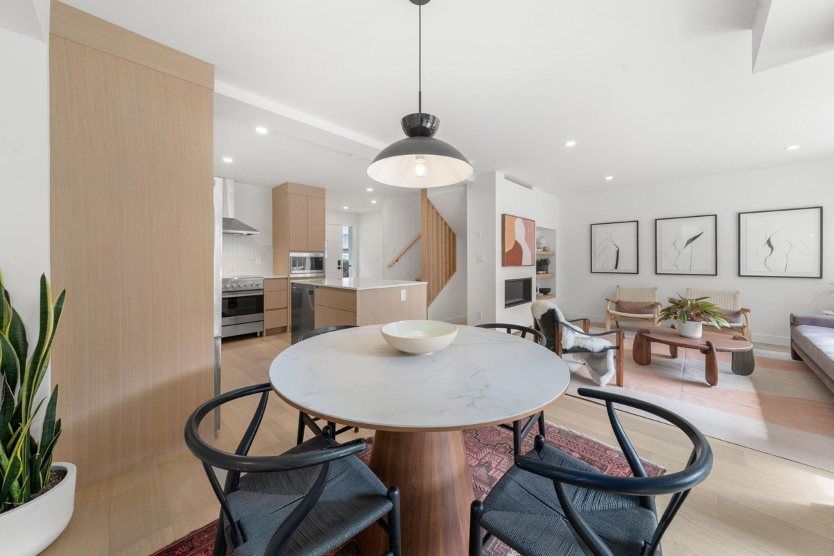 Outdoor Patio Photo of 18 901 W 17th Street, North Vancouver, BC