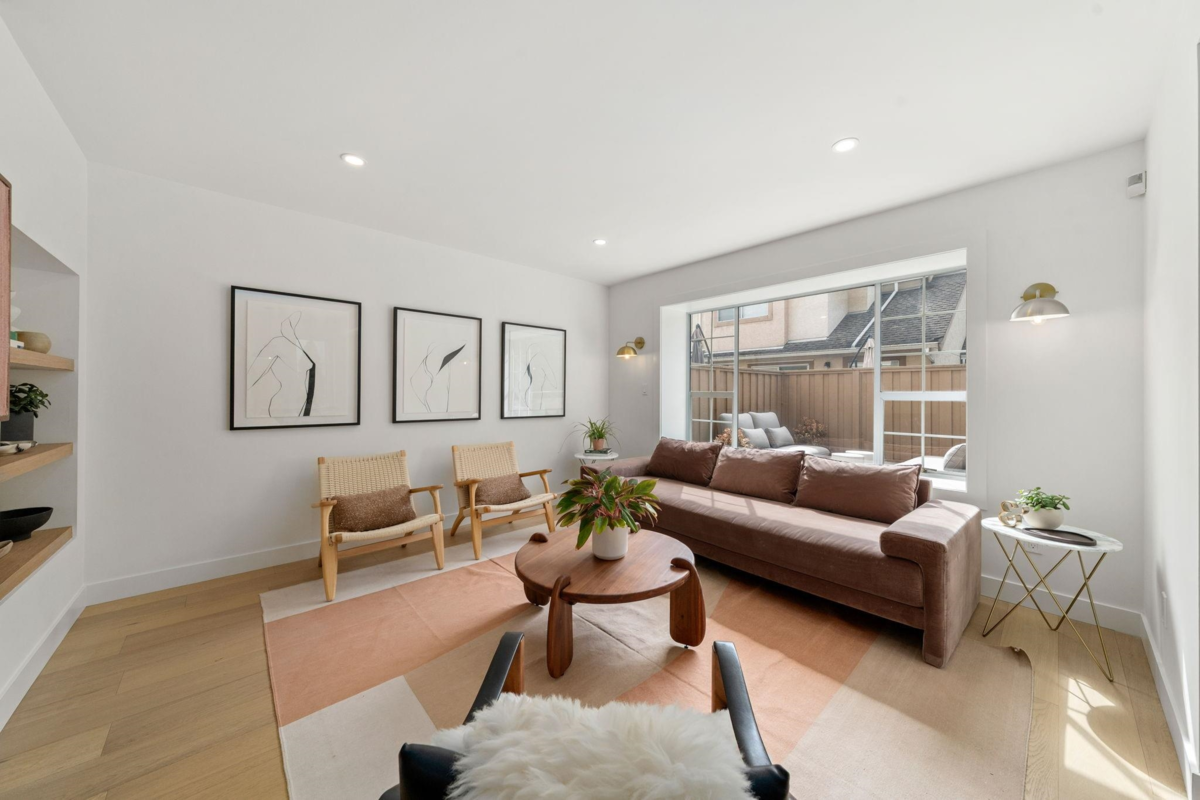 Primary Bathroom Photo of 18 901 W 17th Street, North Vancouver, BC