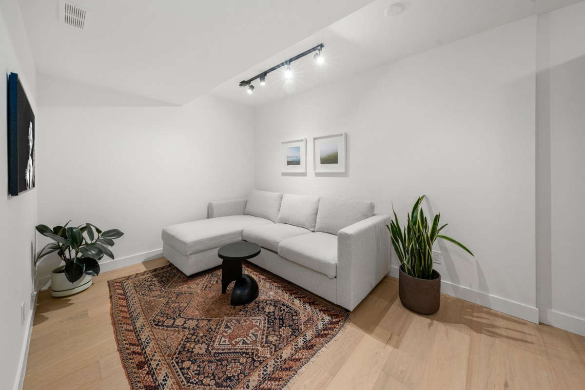 Street View Photo of 18 901 W 17th Street, North Vancouver, BC