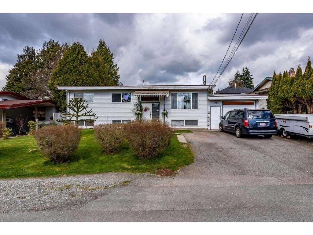 Family Room Photo of 32337 Seal Way, Abbotsford, BC