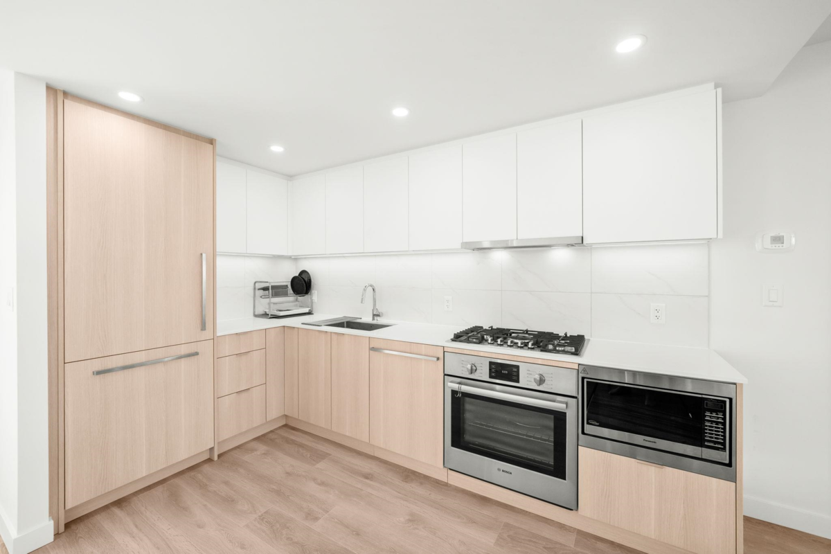 Primary Bedroom Photo of 2508 318 Alderson Avenue, Coquitlam, BC