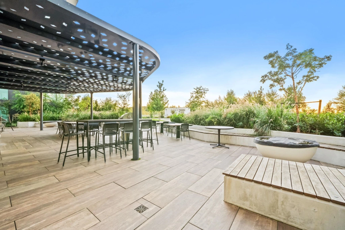 Swimming Pool Photo of 2508 318 Alderson Avenue, Coquitlam, BC