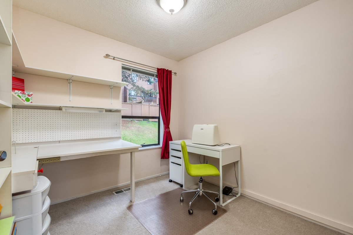 Basement Recreation Room Photo of 507 Cambridge Way, Port Moody, BC