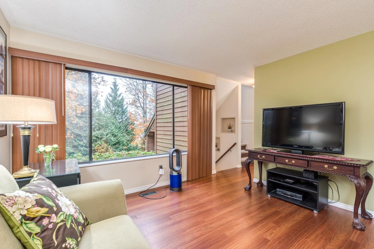 Kitchen Island Photo of 507 Cambridge Way, Port Moody, BC