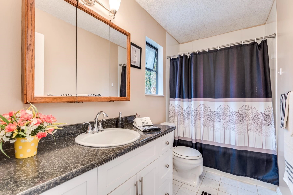 Powder Room Photo of 507 Cambridge Way, Port Moody, BC