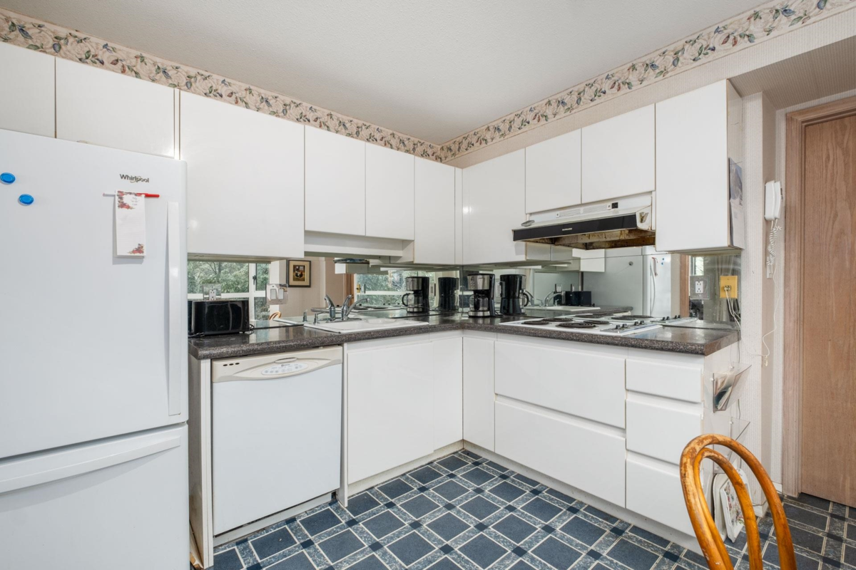 Bedroom 2 Photo of 101 1427 Duchess Avenue, West Vancouver, BC