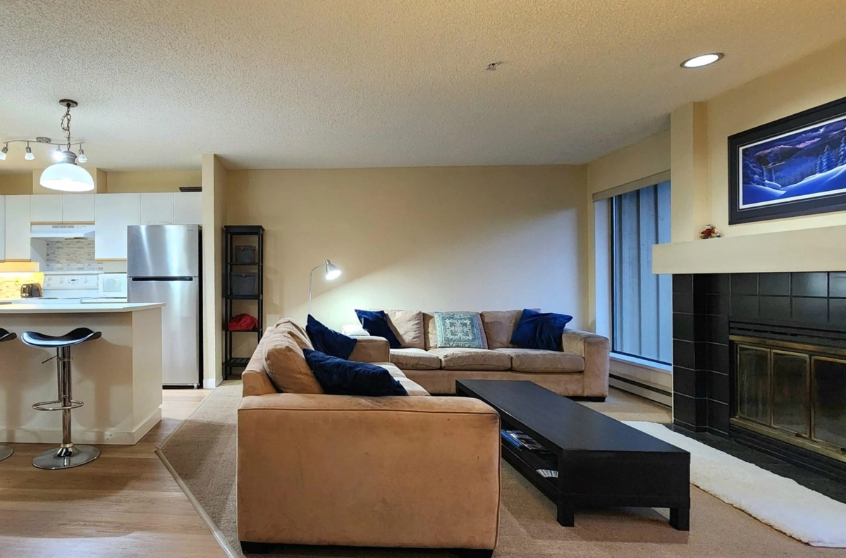 Kitchen Island Photo of 7 4725 Spearhead Drive, Whistler, BC