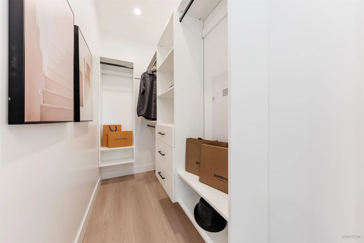 Entry Foyer Photo of 1 3121 E 46th Avenue, Vancouver, BC