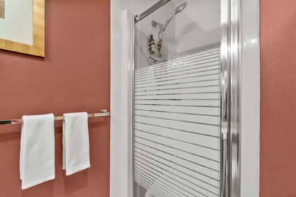 Guest Bathroom Photo of 314 20381 96 Avenue, Langley, BC