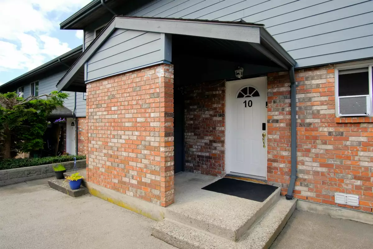 Dining Area Photo of 10 10736 Guildford Drive, Surrey, BC